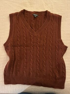 Cable Knit V-Neck Sweater Vest in Brown